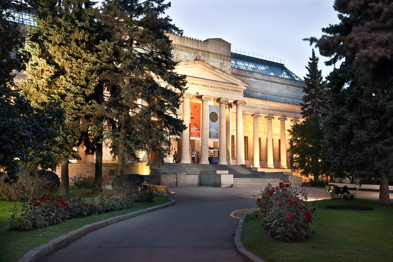 https://mdw-travel-data-us-east-1.s3.amazonaws.com/img/country/Russia/Pushkin-Museum/img_03.jpg