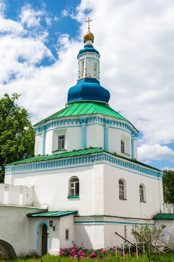 https://mdw-travel-data-us-east-1.s3.amazonaws.com/img/country/Russia/Raifa-Monastery/img_03.jpg
