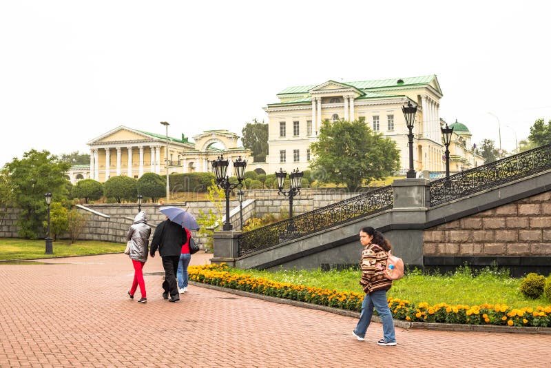 https://mdw-travel-data-us-east-1.s3.amazonaws.com/img/country/Russia/Rastorguyev-Kharitonov-Palace/img_01.jpg