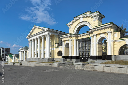 https://mdw-travel-data-us-east-1.s3.amazonaws.com/img/country/Russia/Rastorguyev-Kharitonov-Palace/img_03.jpg