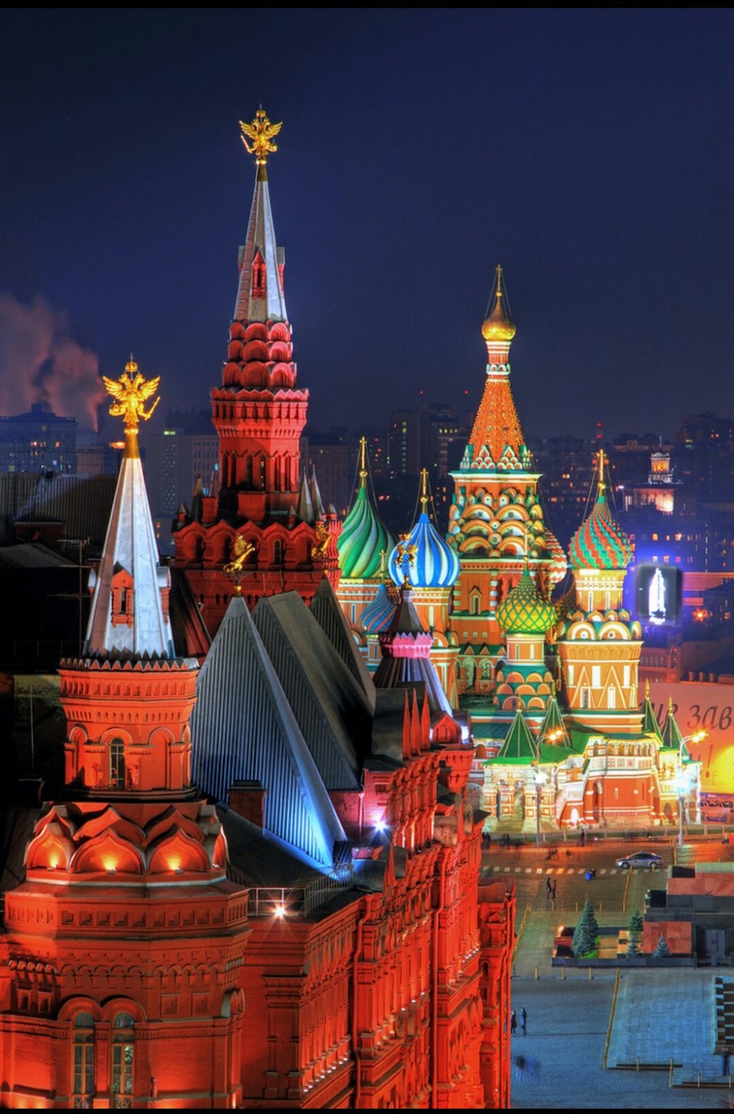 https://mdw-travel-data-us-east-1.s3.amazonaws.com/img/country/Russia/Red-Square/img_01.jpg