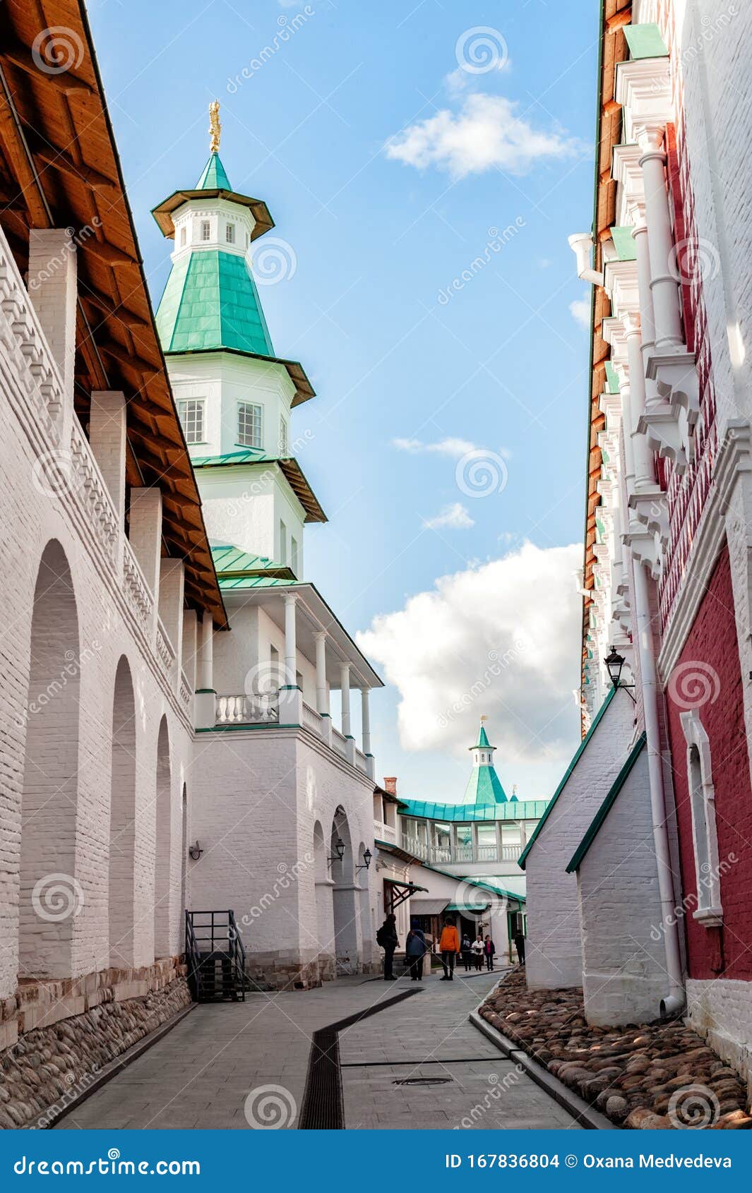 https://mdw-travel-data-us-east-1.s3.amazonaws.com/img/country/Russia/Resurrection-Monastery/img_02.jpg