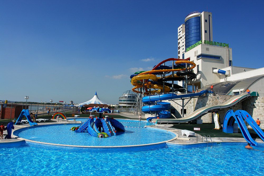 https://mdw-travel-data-us-east-1.s3.amazonaws.com/img/country/Russia/Riviera-Aquapark/img_01.jpg