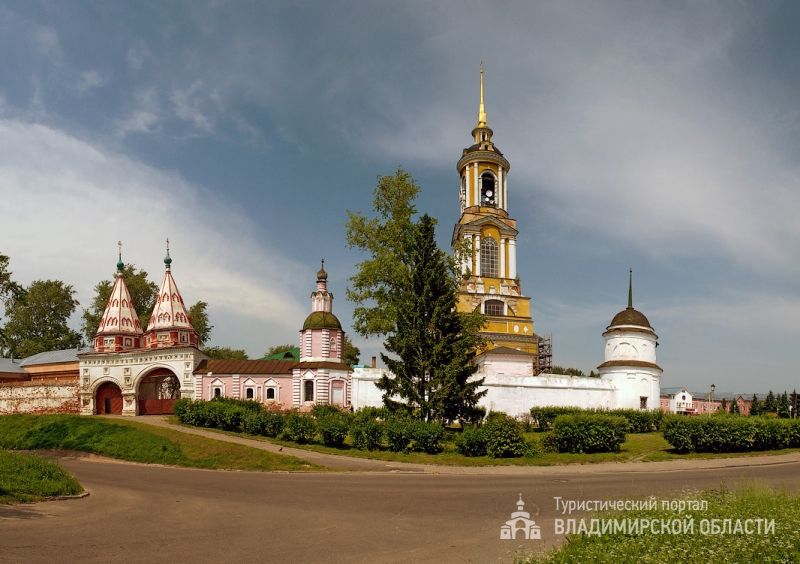 https://mdw-travel-data-us-east-1.s3.amazonaws.com/img/country/Russia/Rizopolozhensky-Monastery/img_01.jpg