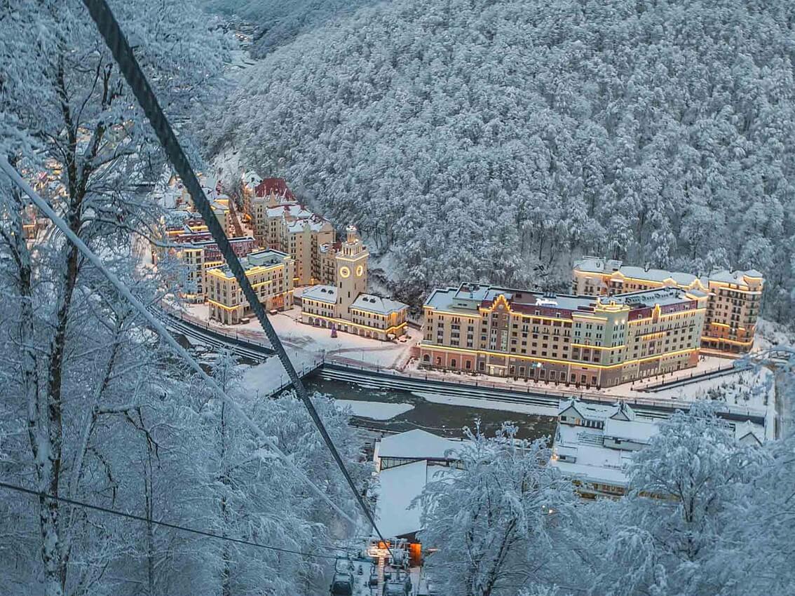 https://mdw-travel-data-us-east-1.s3.amazonaws.com/img/country/Russia/Rosa-Khutor-Alpine-Resort/img_02.jpg