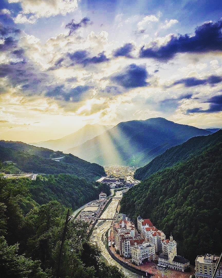 https://mdw-travel-data-us-east-1.s3.amazonaws.com/img/country/Russia/Rosa-Khutor/img_00.jpg