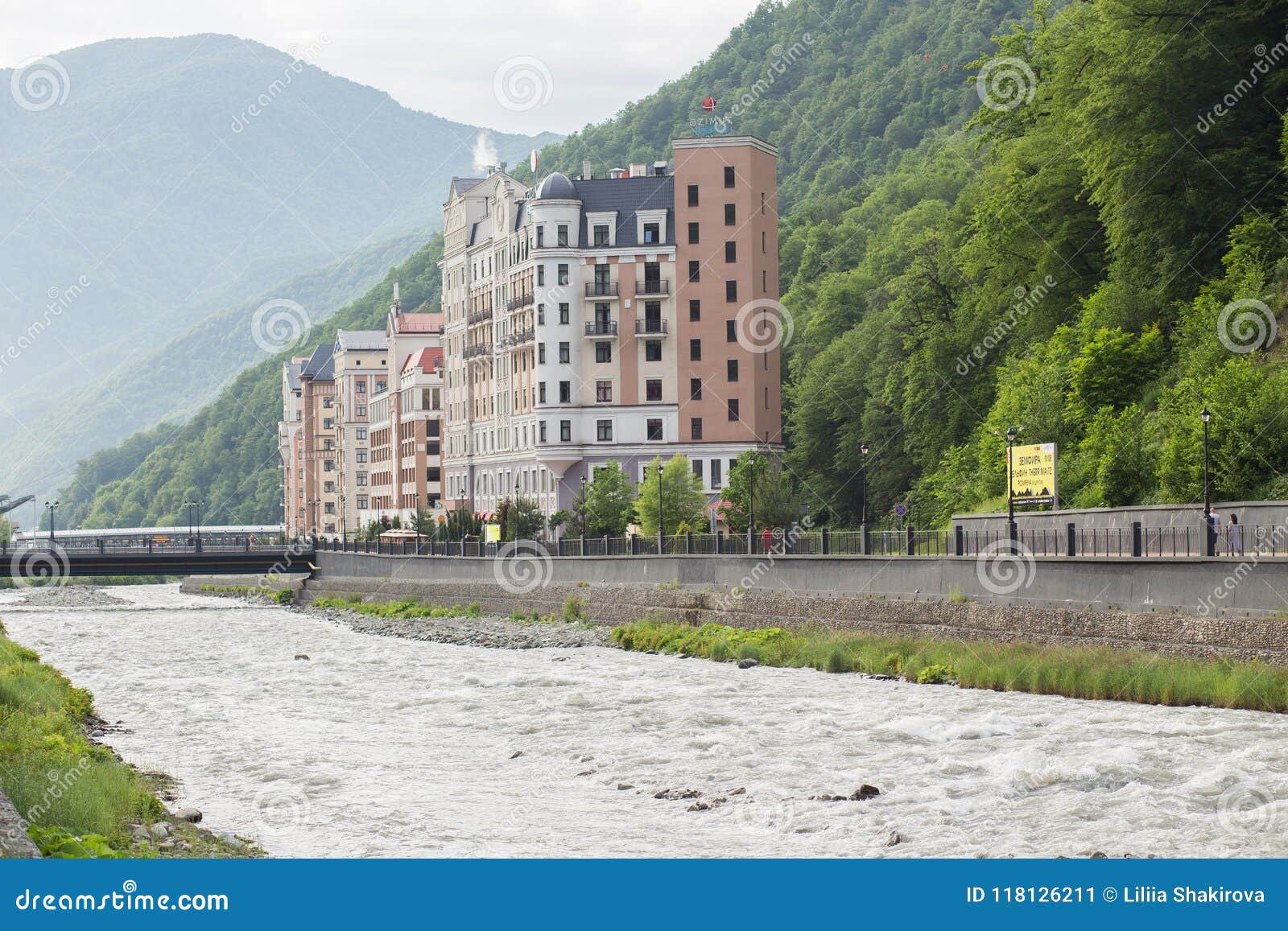 https://mdw-travel-data-us-east-1.s3.amazonaws.com/img/country/Russia/Rosa-Khutor/img_03.jpg