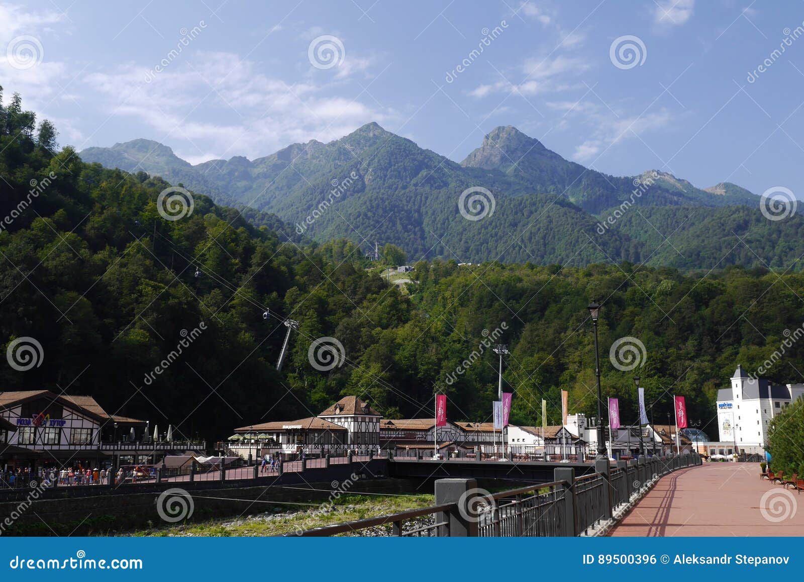 https://mdw-travel-data-us-east-1.s3.amazonaws.com/img/country/Russia/Rosa-Khutor/img_04.jpg