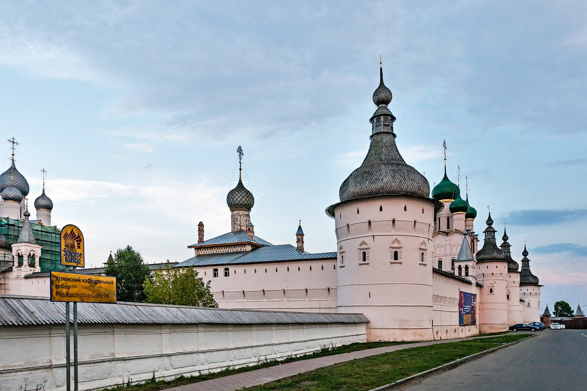 https://mdw-travel-data-us-east-1.s3.amazonaws.com/img/country/Russia/Rostov-Kremlin/img_02.jpg