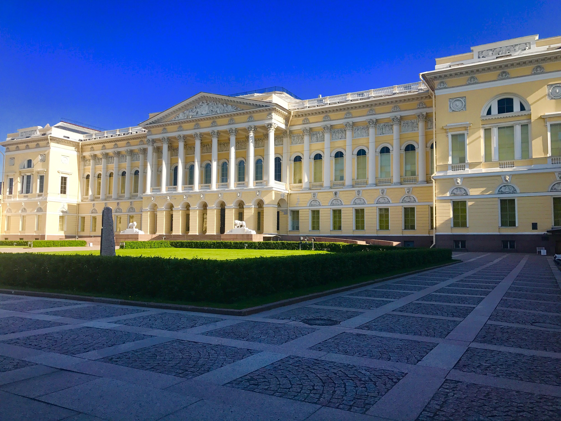 https://mdw-travel-data-us-east-1.s3.amazonaws.com/img/country/Russia/Russian-Museum-of-Photography/img_00.jpg