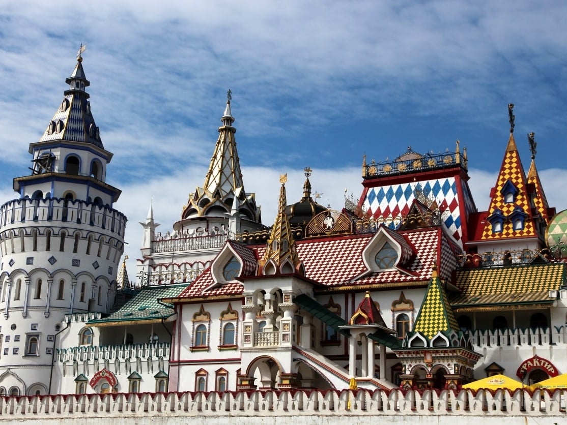 https://mdw-travel-data-us-east-1.s3.amazonaws.com/img/country/Russia/Ryabinovka-Estate/img_02.jpg