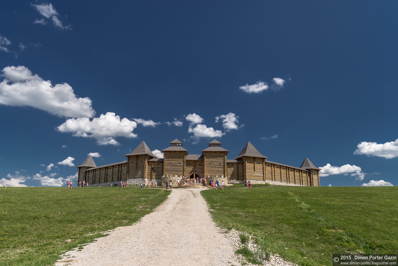 https://mdw-travel-data-us-east-1.s3.amazonaws.com/img/country/Russia/Safari-Park/img_00.jpg
