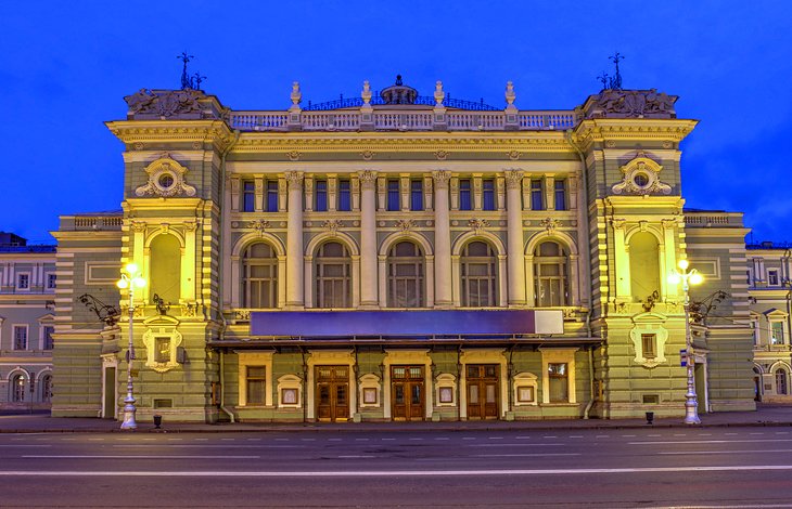 https://mdw-travel-data-us-east-1.s3.amazonaws.com/img/country/Russia/Saint-Petersburg-Philharmonia/img_02.jpg