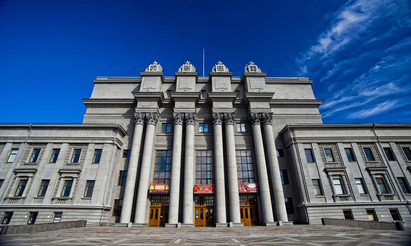 https://mdw-travel-data-us-east-1.s3.amazonaws.com/img/country/Russia/Samara-Academic-Opera-and-Ballet-Theatre/img_03.jpg