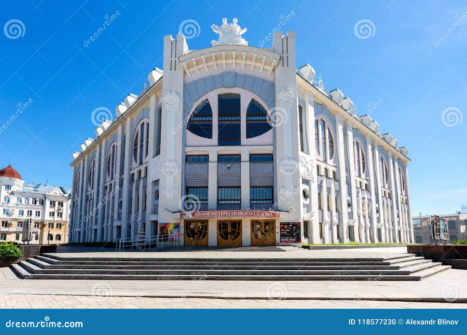 https://mdw-travel-data-us-east-1.s3.amazonaws.com/img/country/Russia/Samara-State-Philharmonic-Hall/img_02.jpg