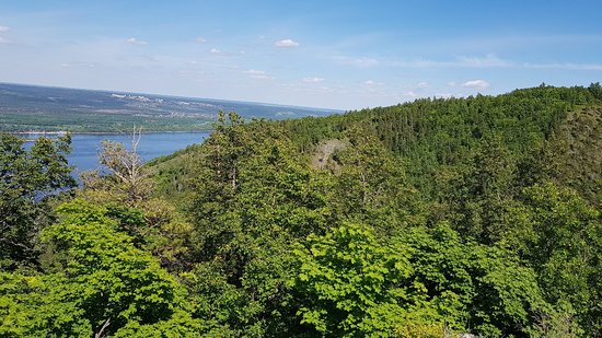 https://mdw-travel-data-us-east-1.s3.amazonaws.com/img/country/Russia/Samarskaya-Luka-National-Park/img_01.jpg