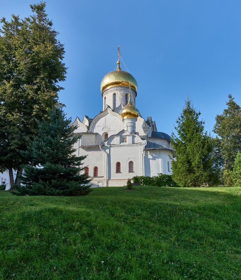https://mdw-travel-data-us-east-1.s3.amazonaws.com/img/country/Russia/Savvino-Storozhevsky-Monastery/img_02.jpg