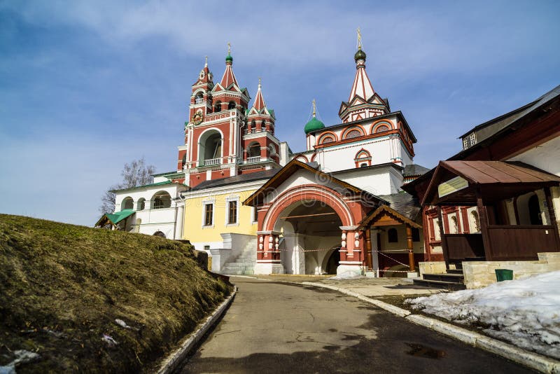 https://mdw-travel-data-us-east-1.s3.amazonaws.com/img/country/Russia/Savvino-Storozhevsky-Monastery/img_03.jpg