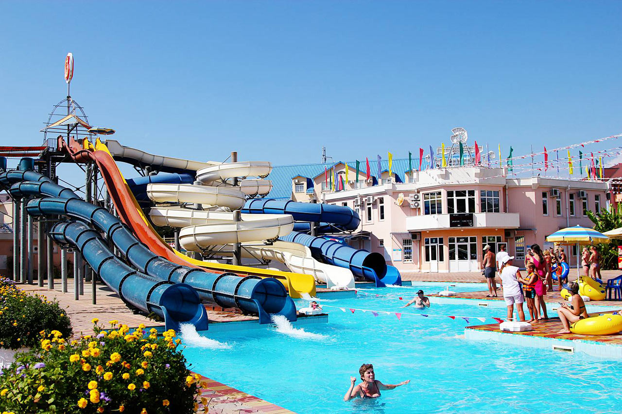 https://mdw-travel-data-us-east-1.s3.amazonaws.com/img/country/Russia/Seapark-Aquatoria/img_03.jpg