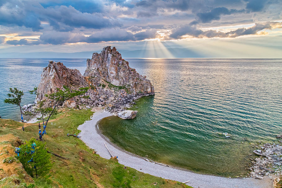 https://mdw-travel-data-us-east-1.s3.amazonaws.com/img/country/Russia/Shaman-Rock/img_01.jpg