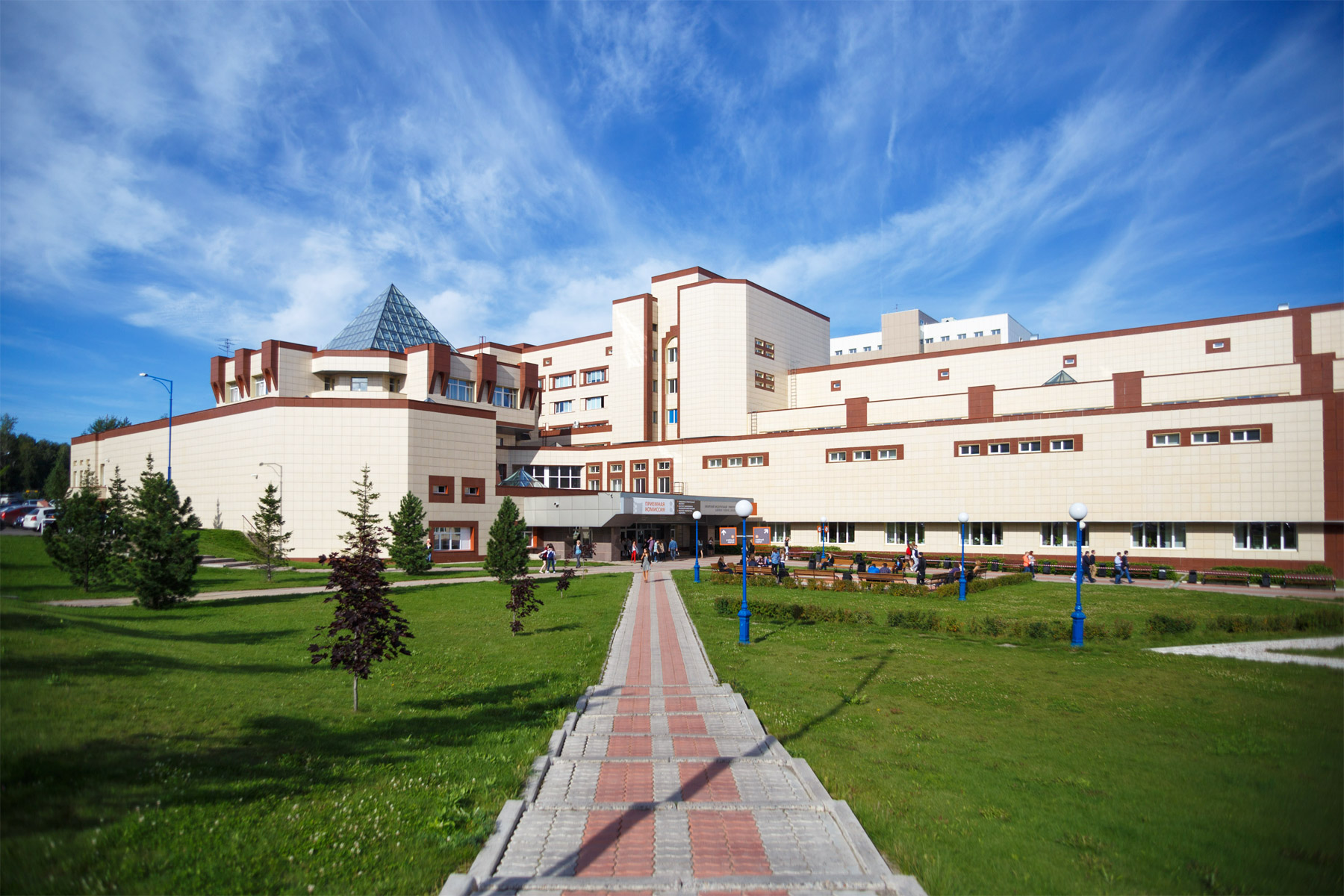 https://mdw-travel-data-us-east-1.s3.amazonaws.com/img/country/Russia/Siberian-Federal-University-Botanical-Garden/img_00.jpg