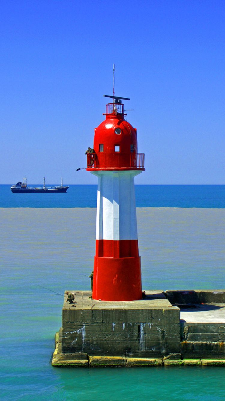 https://mdw-travel-data-us-east-1.s3.amazonaws.com/img/country/Russia/Sochi-Lighthouse/img_01.jpg