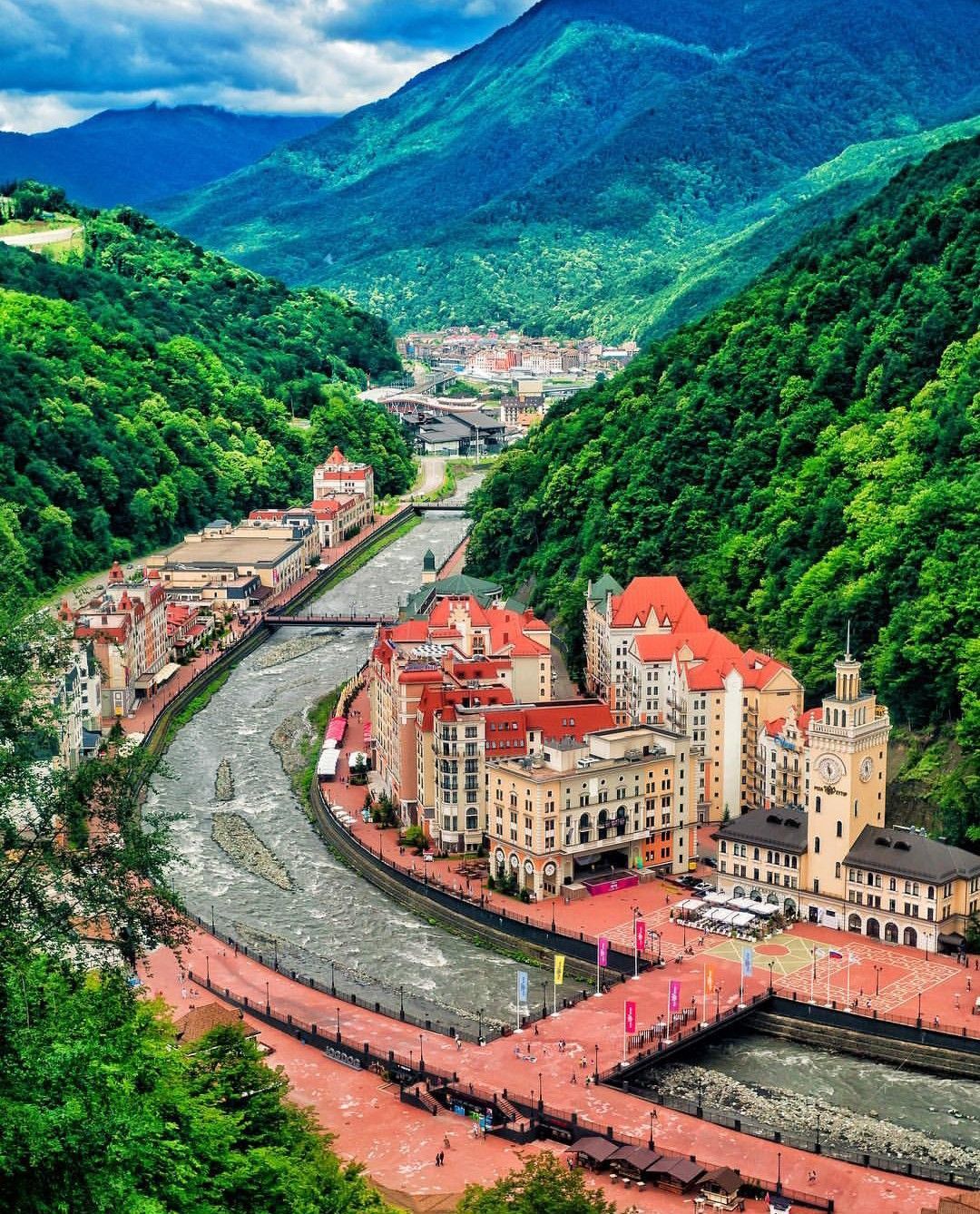 https://mdw-travel-data-us-east-1.s3.amazonaws.com/img/country/Russia/Sochinsky-National-Park/img_01.jpg