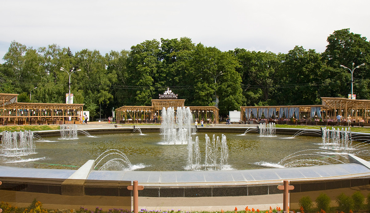 https://mdw-travel-data-us-east-1.s3.amazonaws.com/img/country/Russia/Sokolniki-Park/img_02.jpg