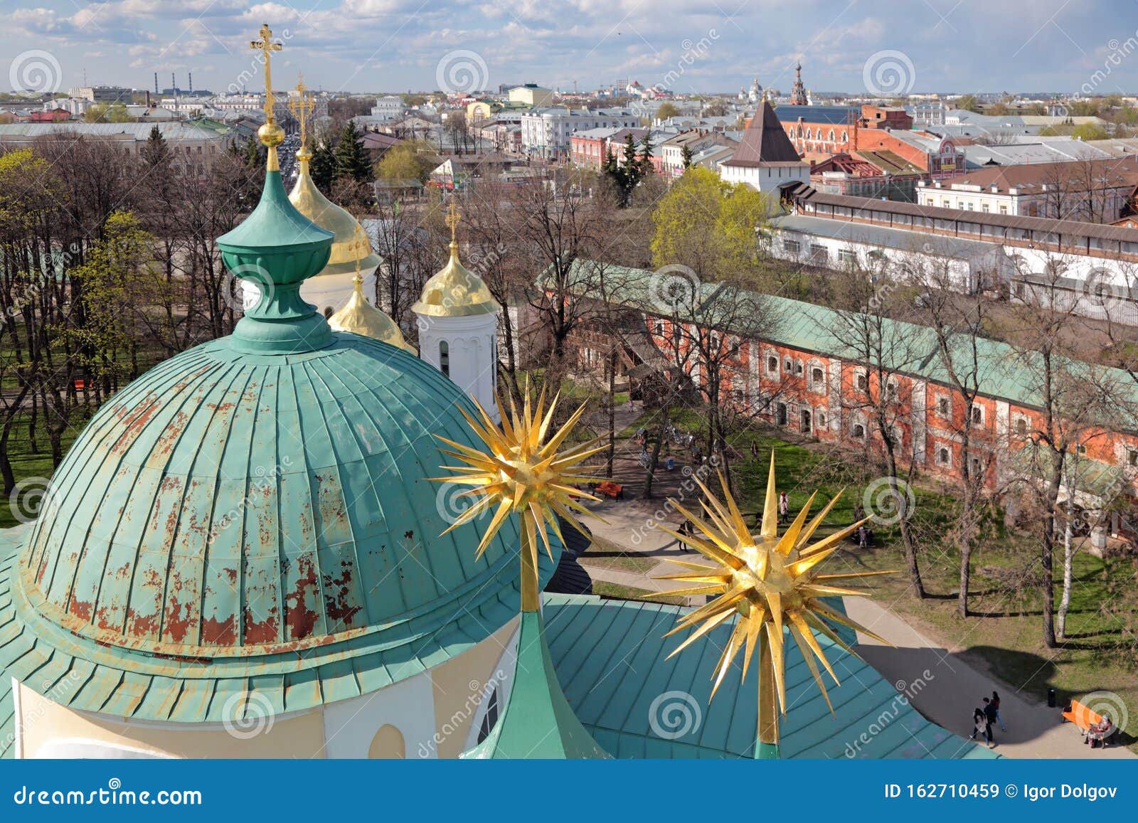 https://mdw-travel-data-us-east-1.s3.amazonaws.com/img/country/Russia/Spaso-Preobrazhensky-Monastery/img_02.jpg