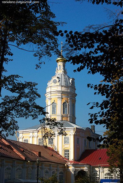 https://mdw-travel-data-us-east-1.s3.amazonaws.com/img/country/Russia/St-Alexander-Nevsky-Chapel/img_02.jpg