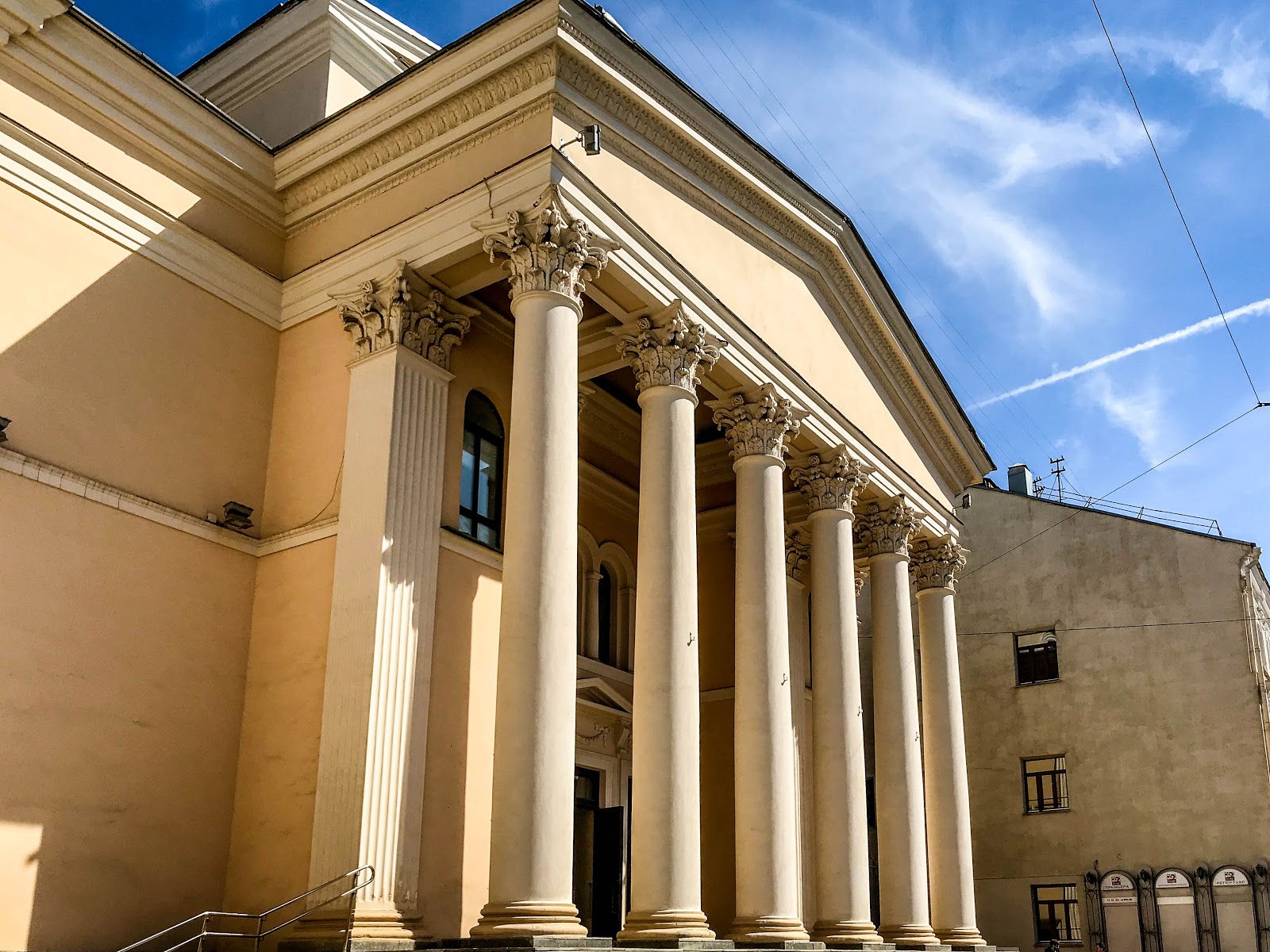 https://mdw-travel-data-us-east-1.s3.amazonaws.com/img/country/Russia/State-Academic-Drama-Theatre-of-Gorky/img_02.jpg