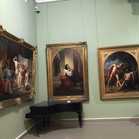 https://mdw-travel-data-us-east-1.s3.amazonaws.com/img/country/Russia/State-Perm-Art-Gallery/img_03.jpg