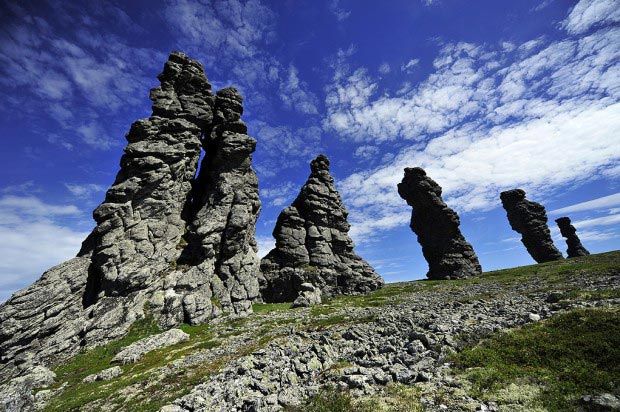https://mdw-travel-data-us-east-1.s3.amazonaws.com/img/country/Russia/Stone-Waves/img_01.jpg