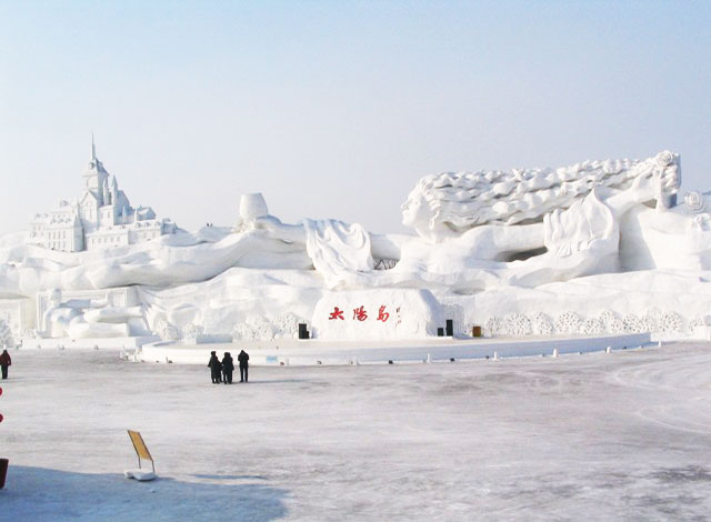 https://mdw-travel-data-us-east-1.s3.amazonaws.com/img/country/Russia/Sun-Island-Park/img_00.jpg