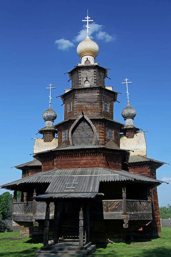 https://mdw-travel-data-us-east-1.s3.amazonaws.com/img/country/Russia/Suzdal-Art-Gallery/img_03.jpg