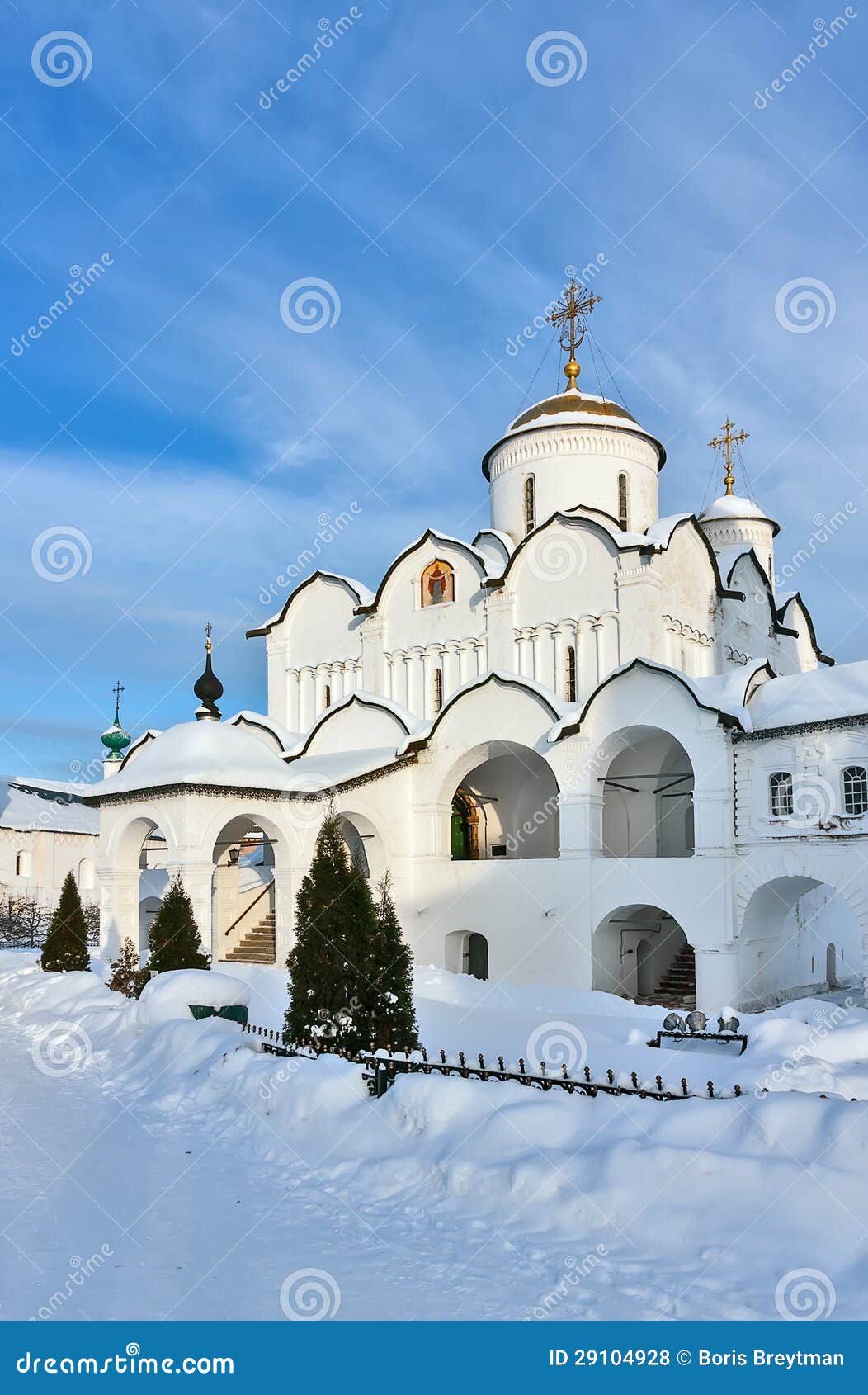 https://mdw-travel-data-us-east-1.s3.amazonaws.com/img/country/Russia/Suzdal-Convent-of-the-Intercession/img_03.jpg