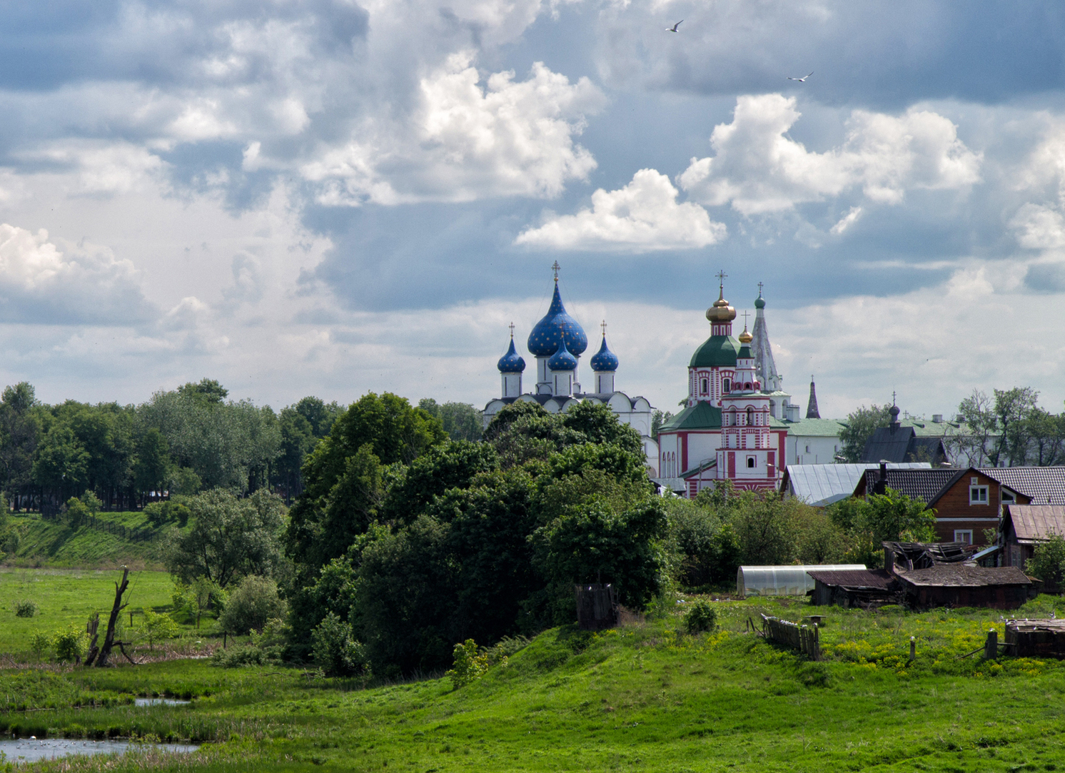 https://mdw-travel-data-us-east-1.s3.amazonaws.com/img/country/Russia/Suzdal-Kremlin/img_01.jpg