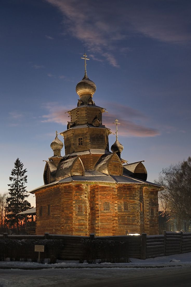 https://mdw-travel-data-us-east-1.s3.amazonaws.com/img/country/Russia/Suzdal-Museum-of-History-Art-and-Architecture/img_03.jpg