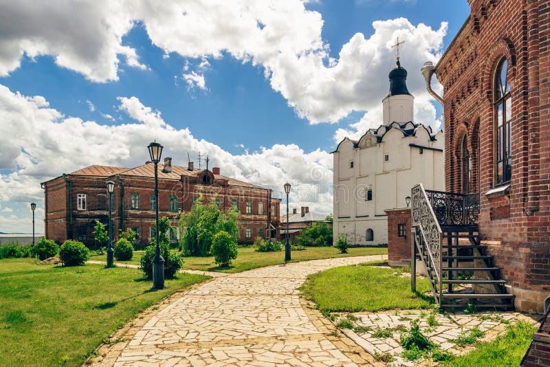 https://mdw-travel-data-us-east-1.s3.amazonaws.com/img/country/Russia/Sviyazhsk-St-John-the-Baptist-Monastery/img_02.jpg