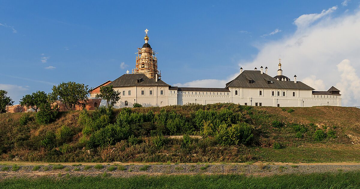 https://mdw-travel-data-us-east-1.s3.amazonaws.com/img/country/Russia/Sviyazhsk-St-John-the-Baptist-Monastery/img_03.jpg