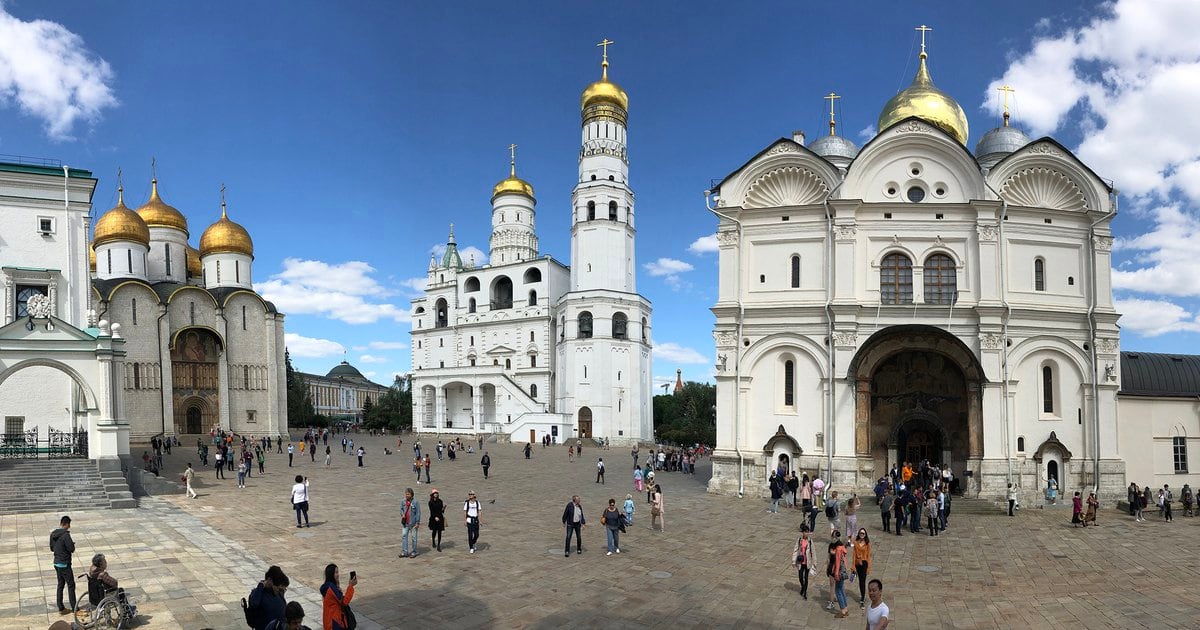 https://mdw-travel-data-us-east-1.s3.amazonaws.com/img/country/Russia/Temple-of-All-Religions/img_01.jpg