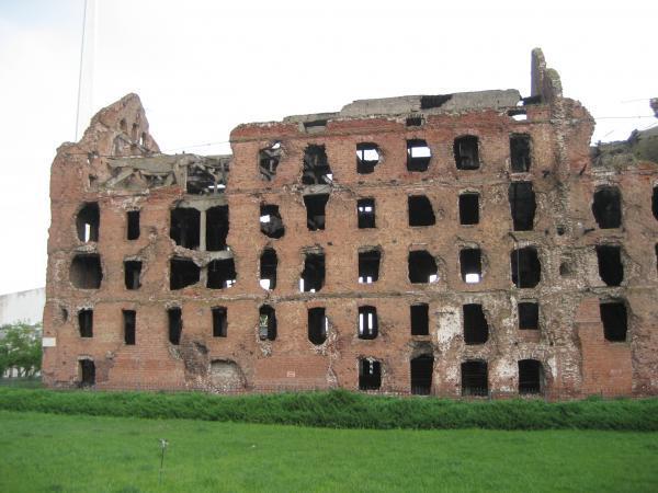https://mdw-travel-data-us-east-1.s3.amazonaws.com/img/country/Russia/The-Flour-Mill-Ruins/img_03.jpg