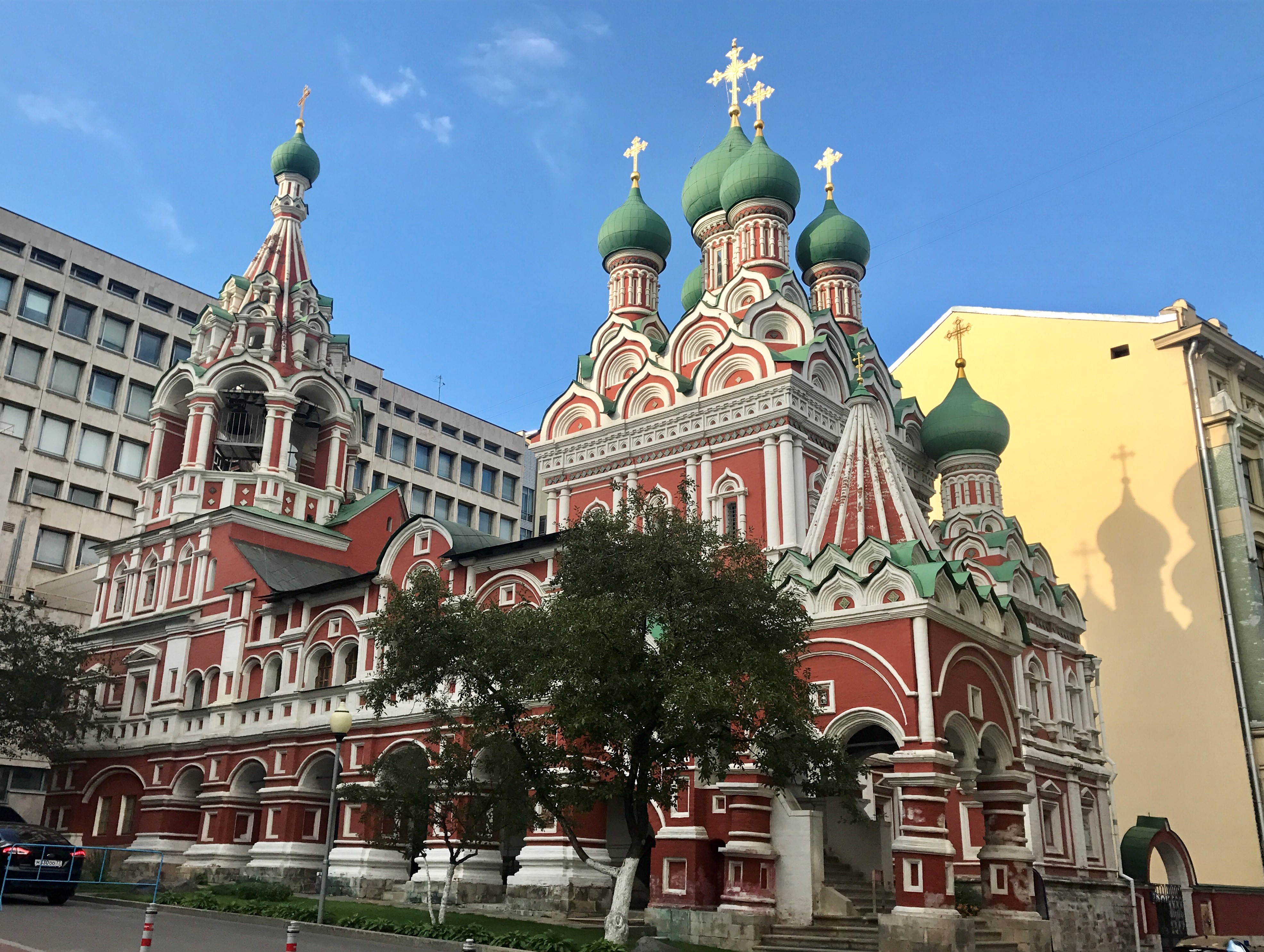 https://mdw-travel-data-us-east-1.s3.amazonaws.com/img/country/Russia/The-Holy-Trinity-Church/img_00.jpg