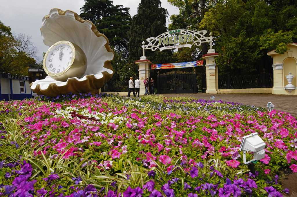 https://mdw-travel-data-us-east-1.s3.amazonaws.com/img/country/Russia/The-Riviera-Park/img_00.jpg