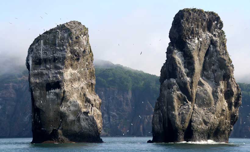 https://mdw-travel-data-us-east-1.s3.amazonaws.com/img/country/Russia/Three-Brothers-Rocks/img_02.jpg