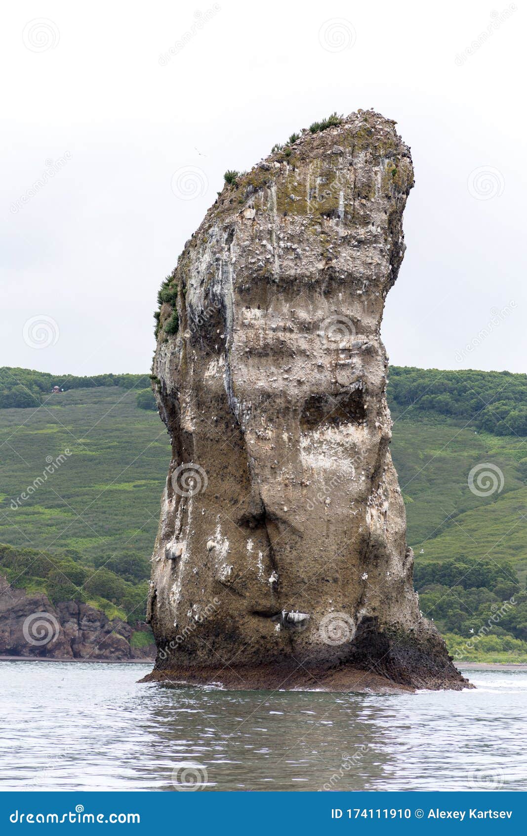https://mdw-travel-data-us-east-1.s3.amazonaws.com/img/country/Russia/Three-Brothers-Rocks/img_03.jpg