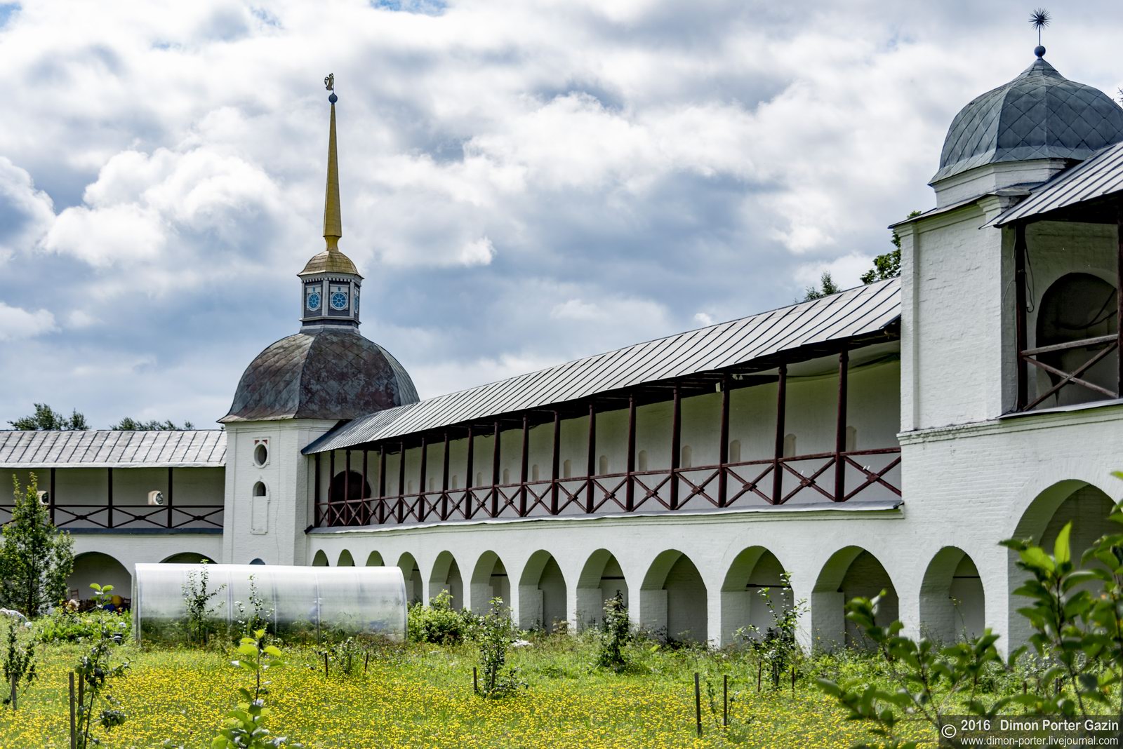 https://mdw-travel-data-us-east-1.s3.amazonaws.com/img/country/Russia/Tikhvin-Assumption-Monastery/img_02.jpg