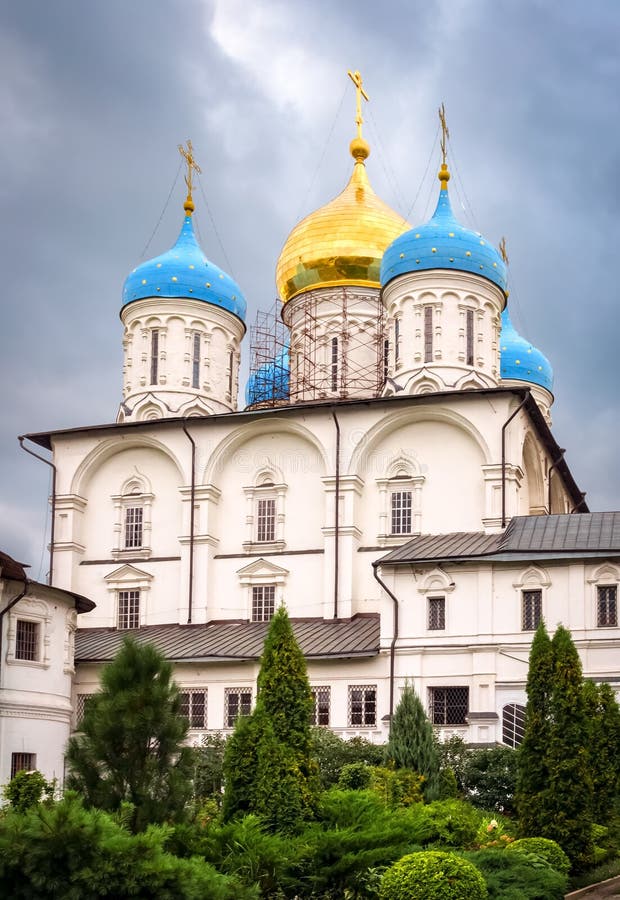 https://mdw-travel-data-us-east-1.s3.amazonaws.com/img/country/Russia/Transfiguration-Church/img_01.jpg