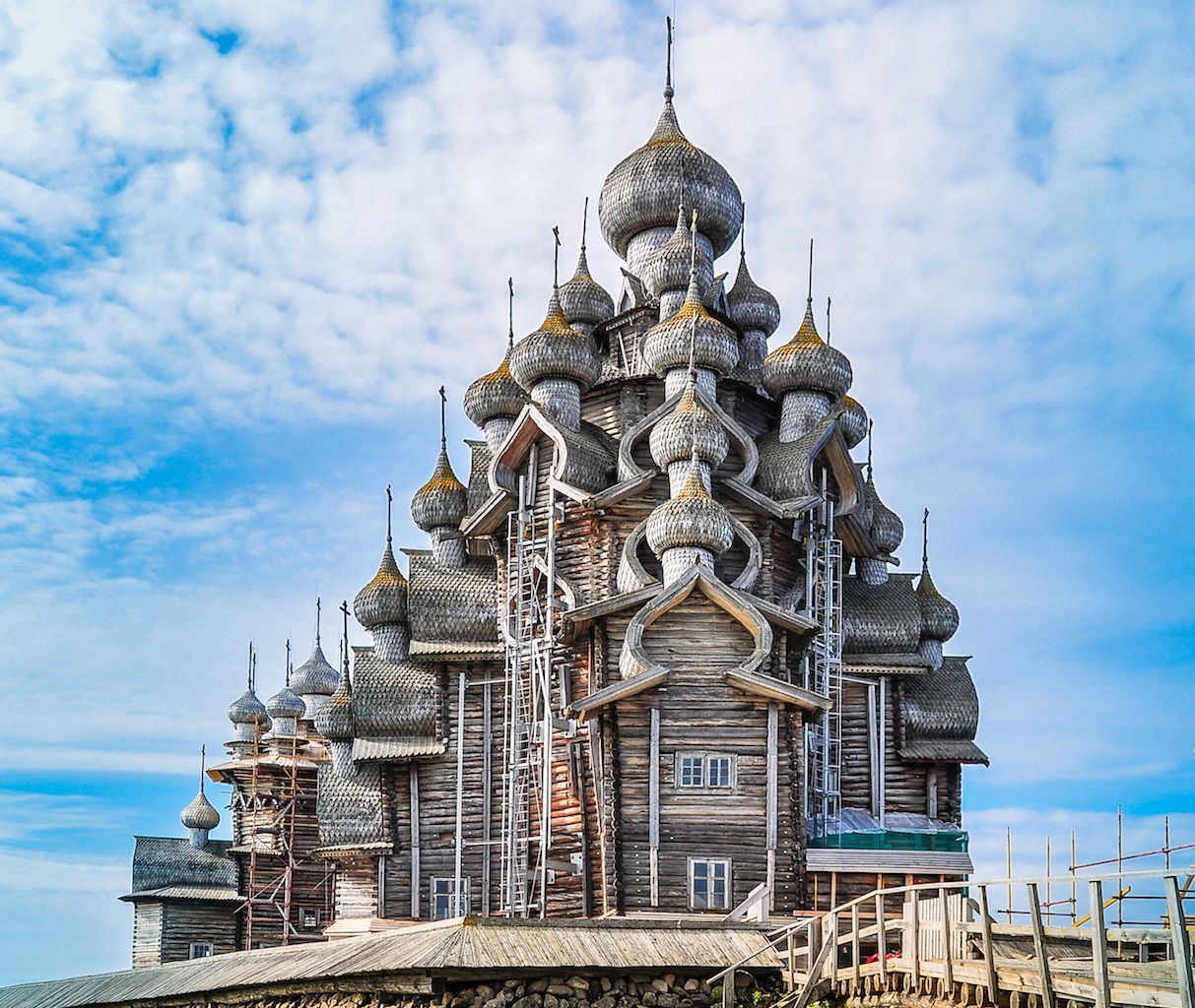 https://mdw-travel-data-us-east-1.s3.amazonaws.com/img/country/Russia/Transfiguration-Church/img_03.jpg