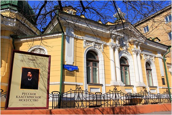 https://mdw-travel-data-us-east-1.s3.amazonaws.com/img/country/Russia/V-Surikov-Art-Museum/img_00.jpg